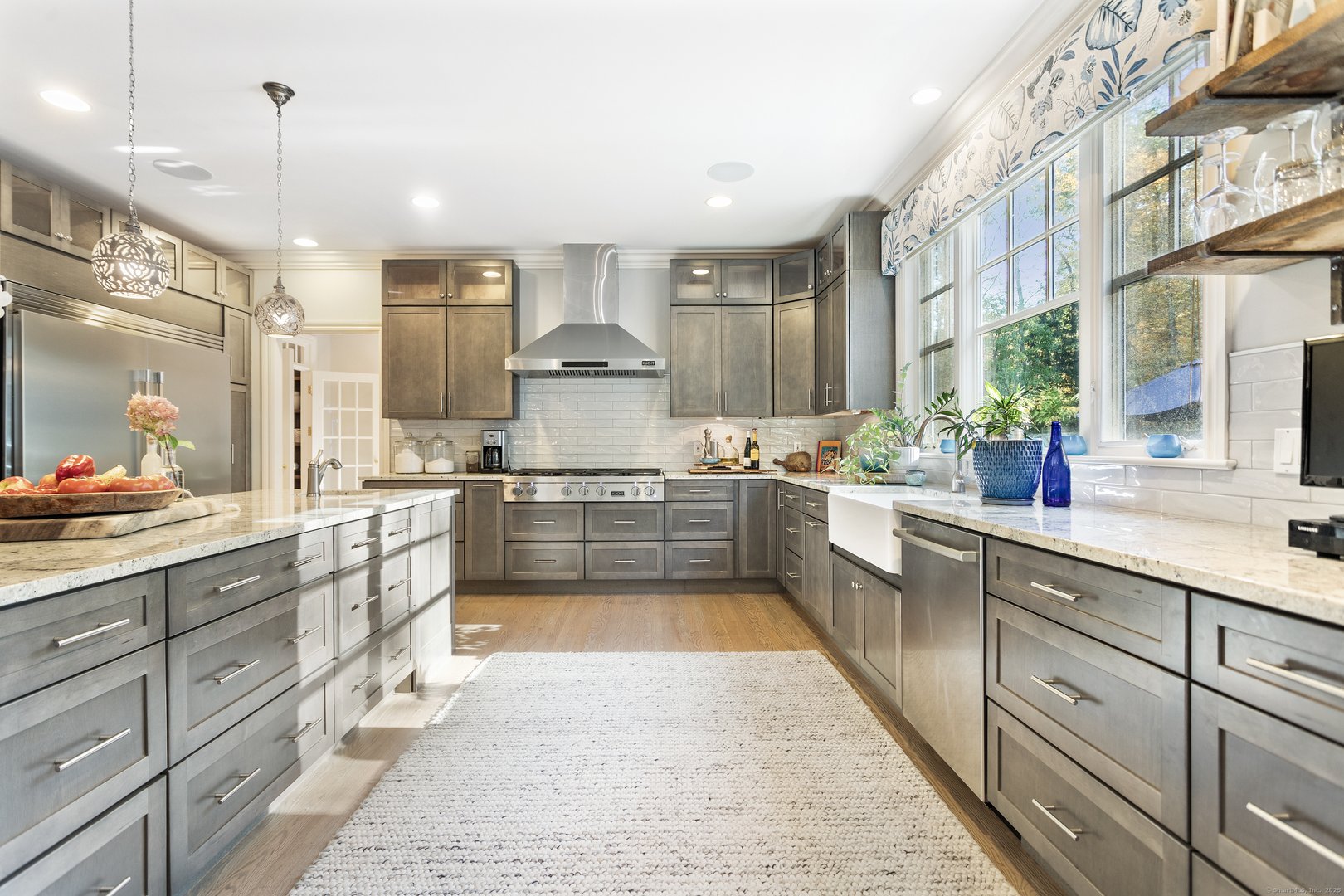 6 Winthrop Hills Photo 14