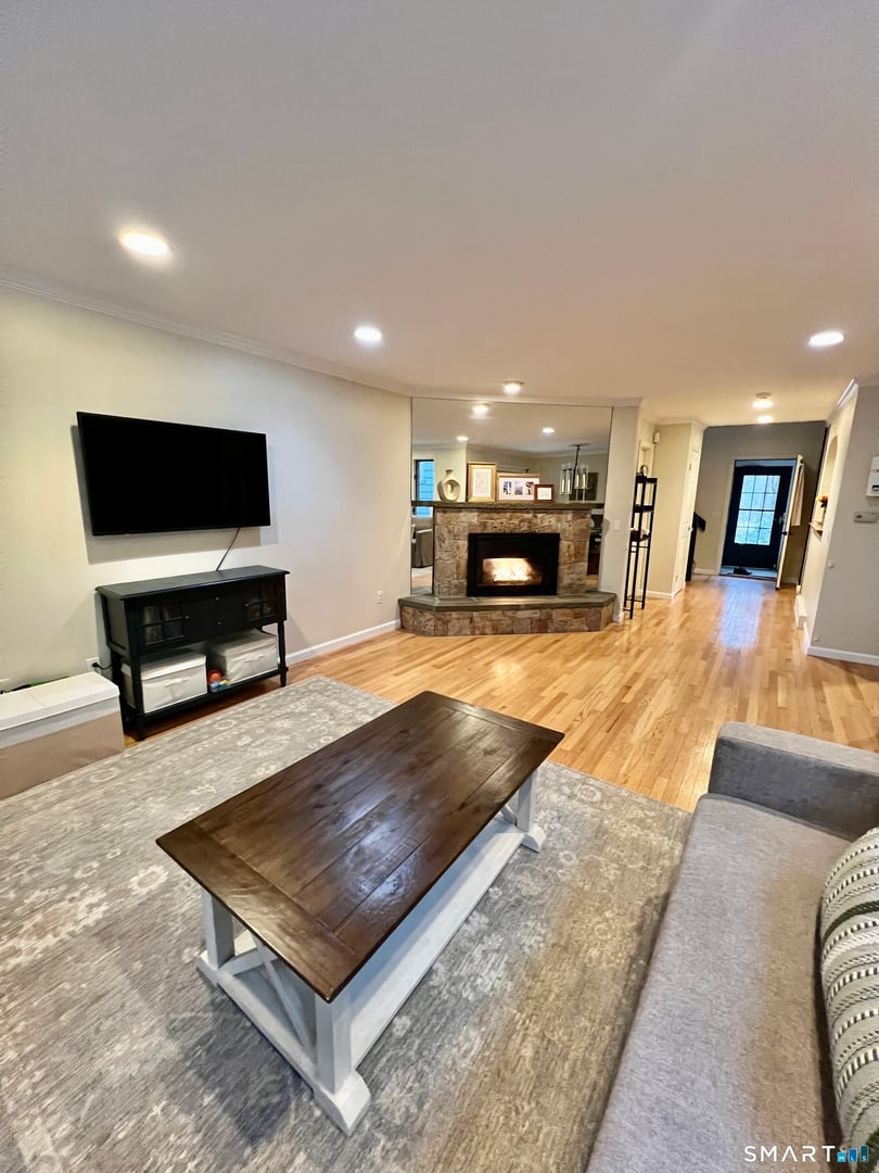 473 Evergreen Road Photo 3