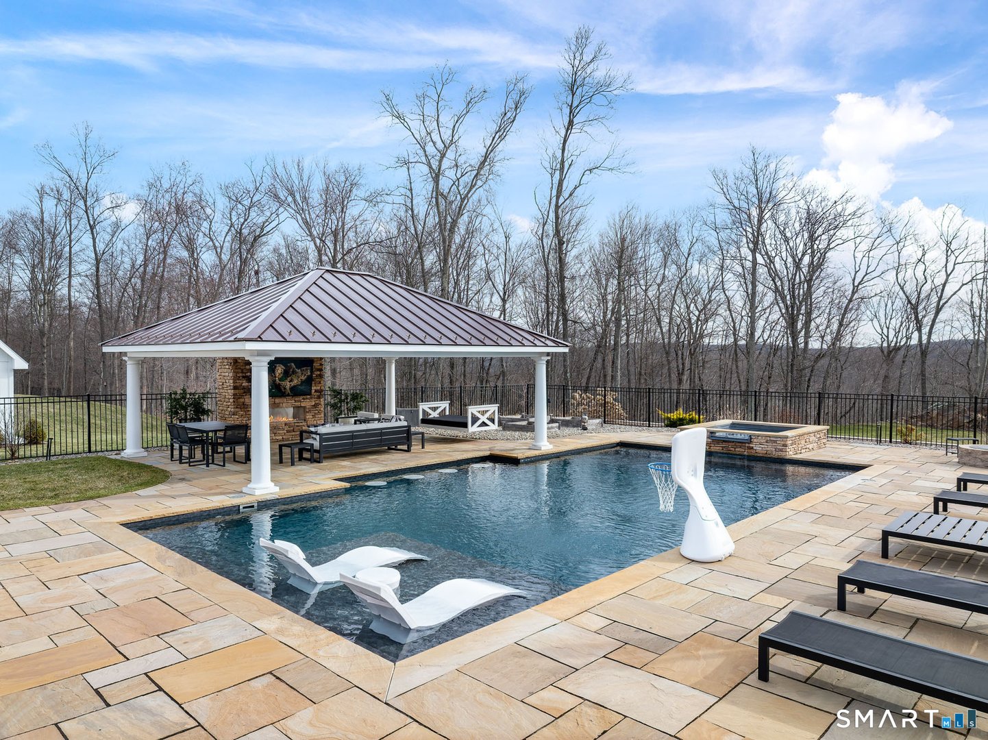 42 Starr Lane Photo 6