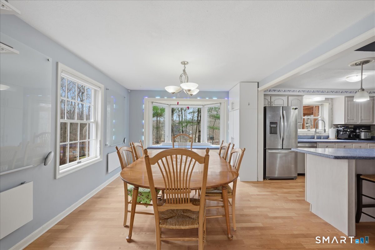 393 Forsyth Road Photo 6