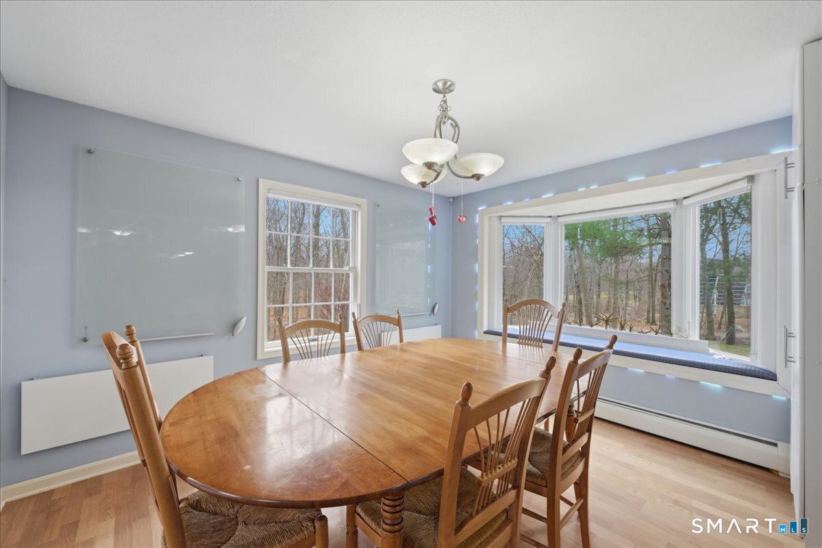 393 Forsyth Road Photo 8