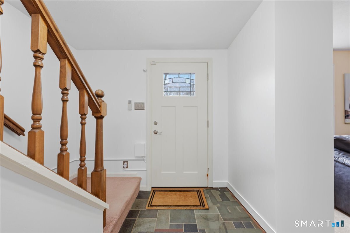 393 Forsyth Road Photo 25