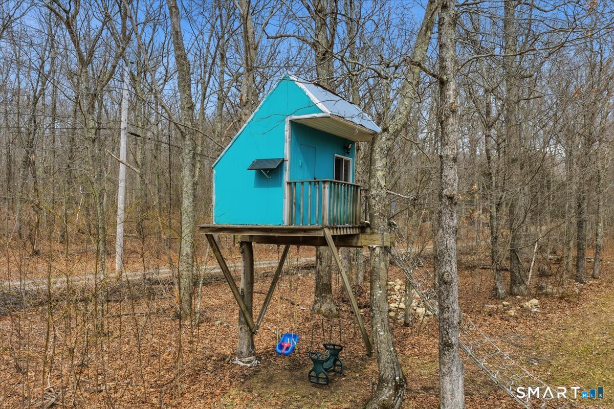 393 Forsyth Road Photo 33