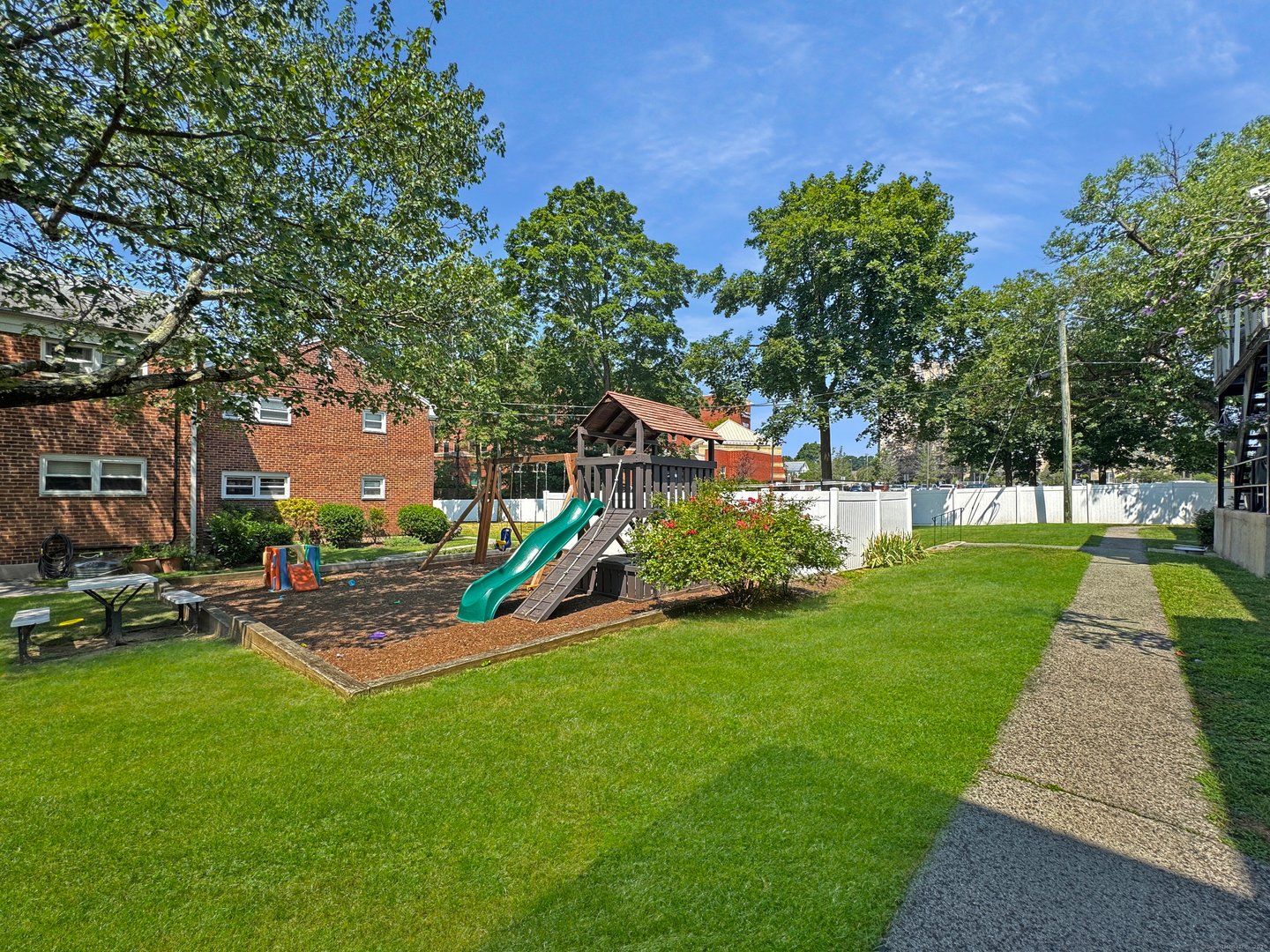 104 Strawberry Hill Avenue  #2 Photo 13