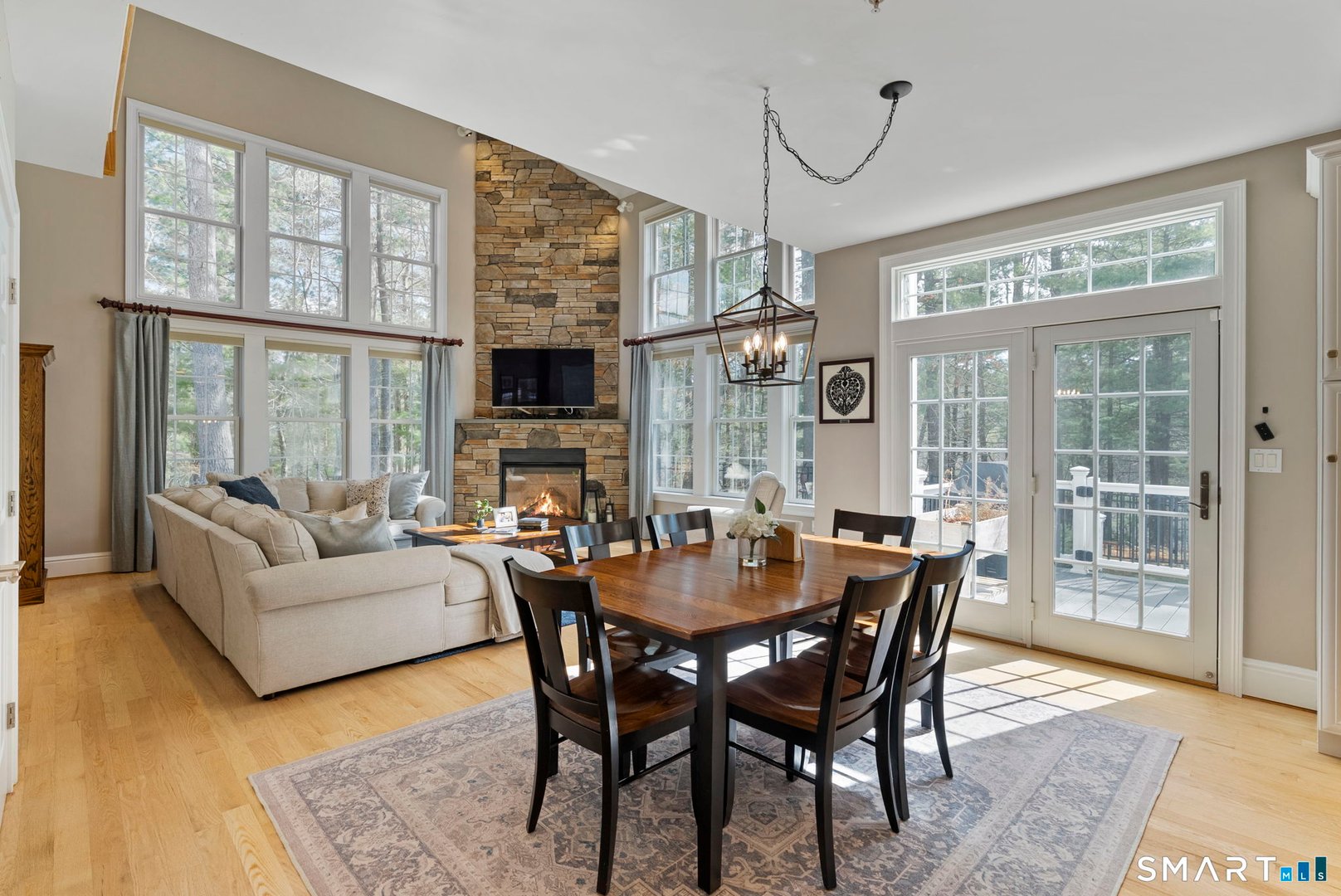 1197 Neipsic Road Photo 6