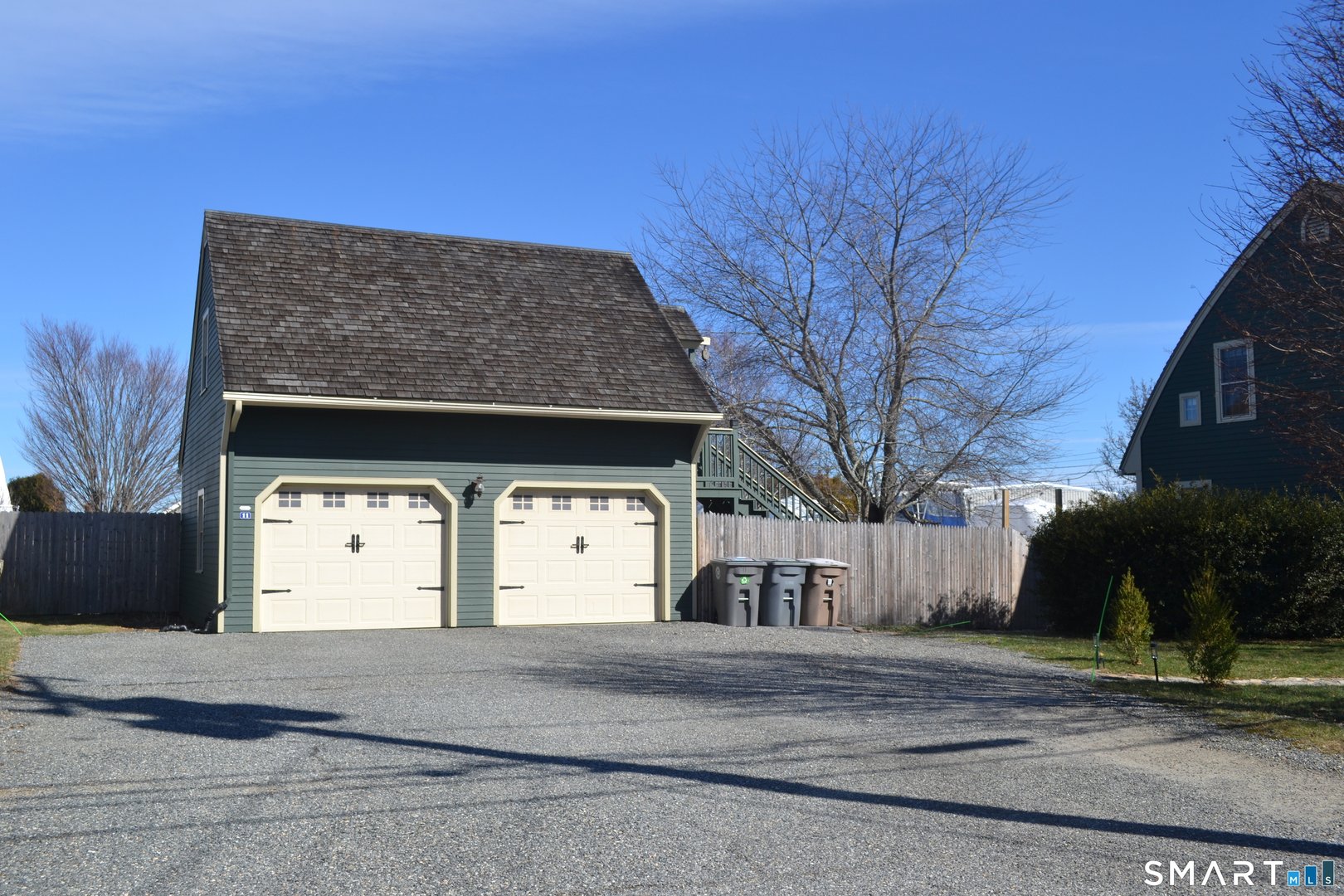 11 Smith Avenue Photo 2