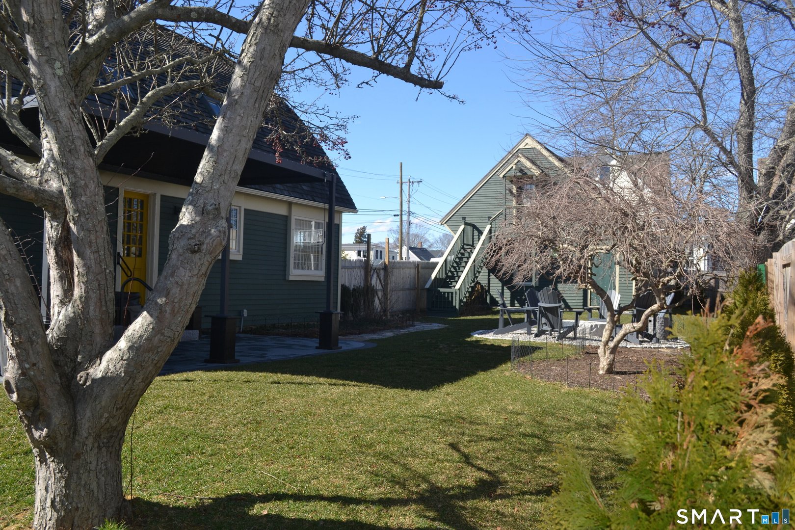 11 Smith Avenue Photo 3