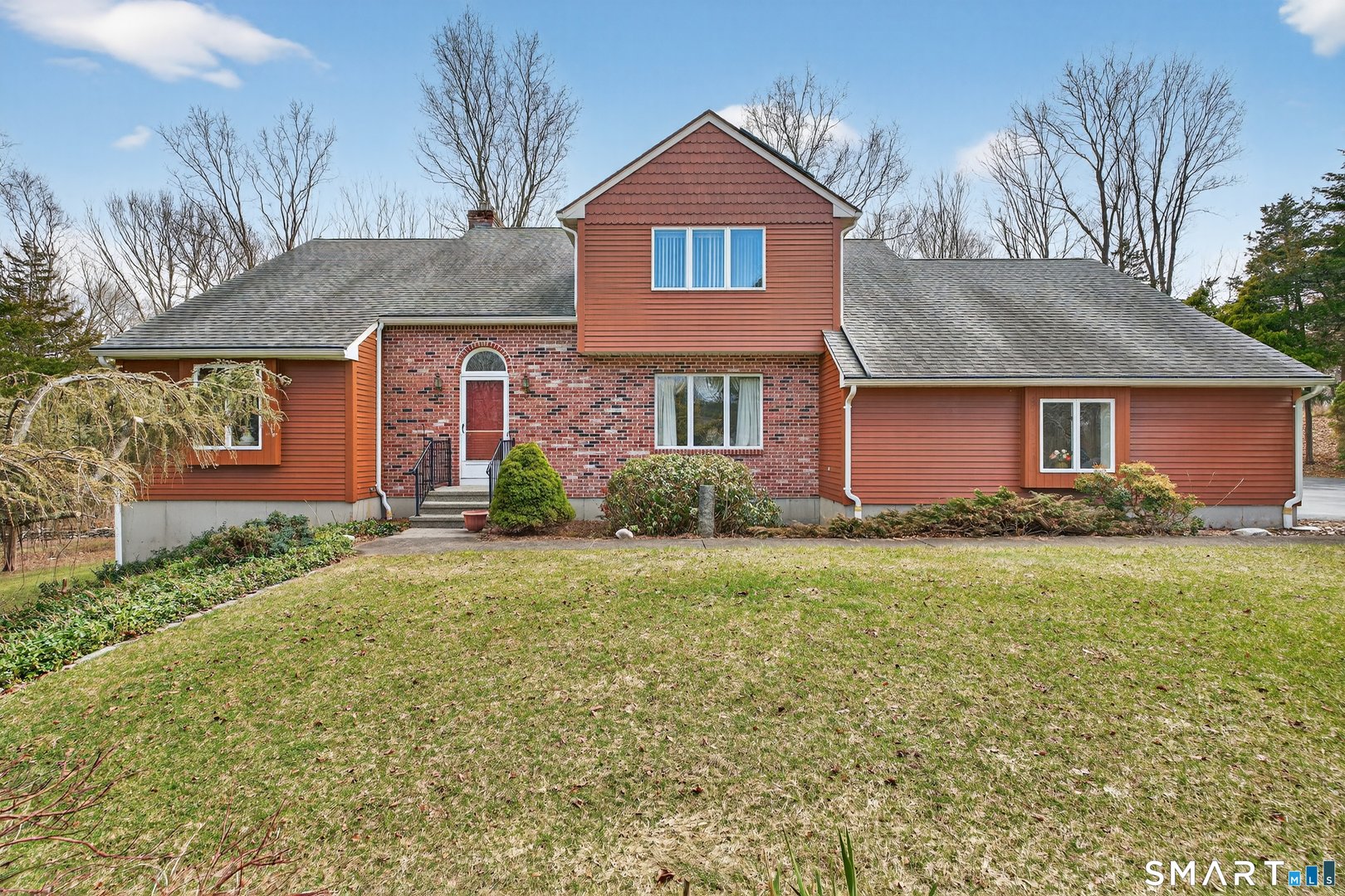 33 Valley Drive Photo 2