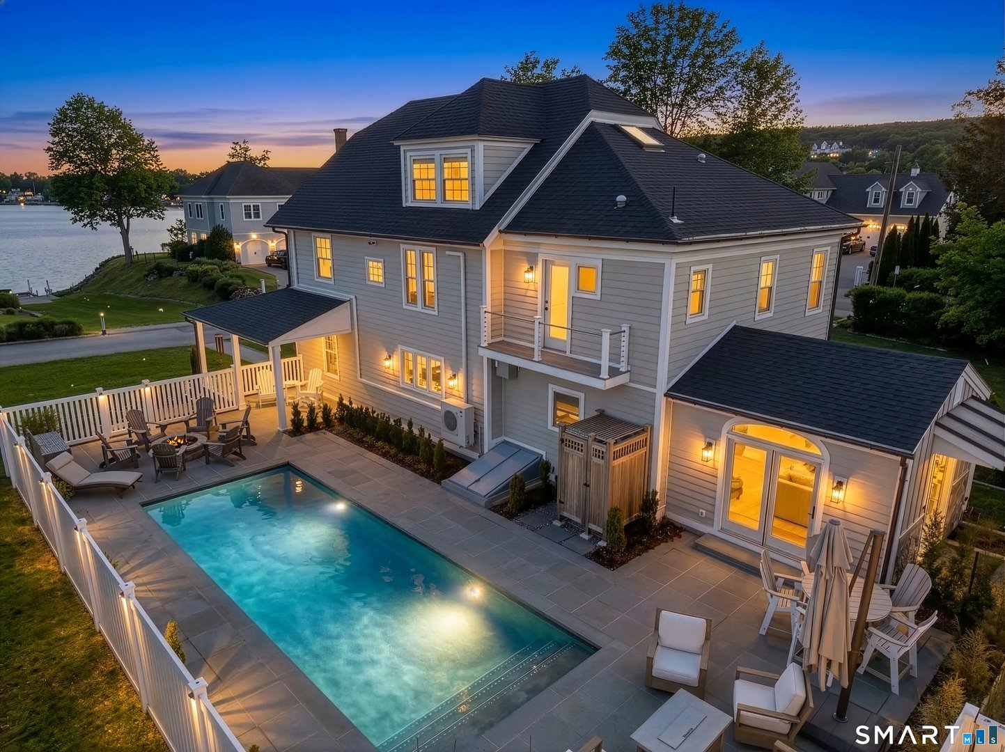 22 Park Drive Photo 2