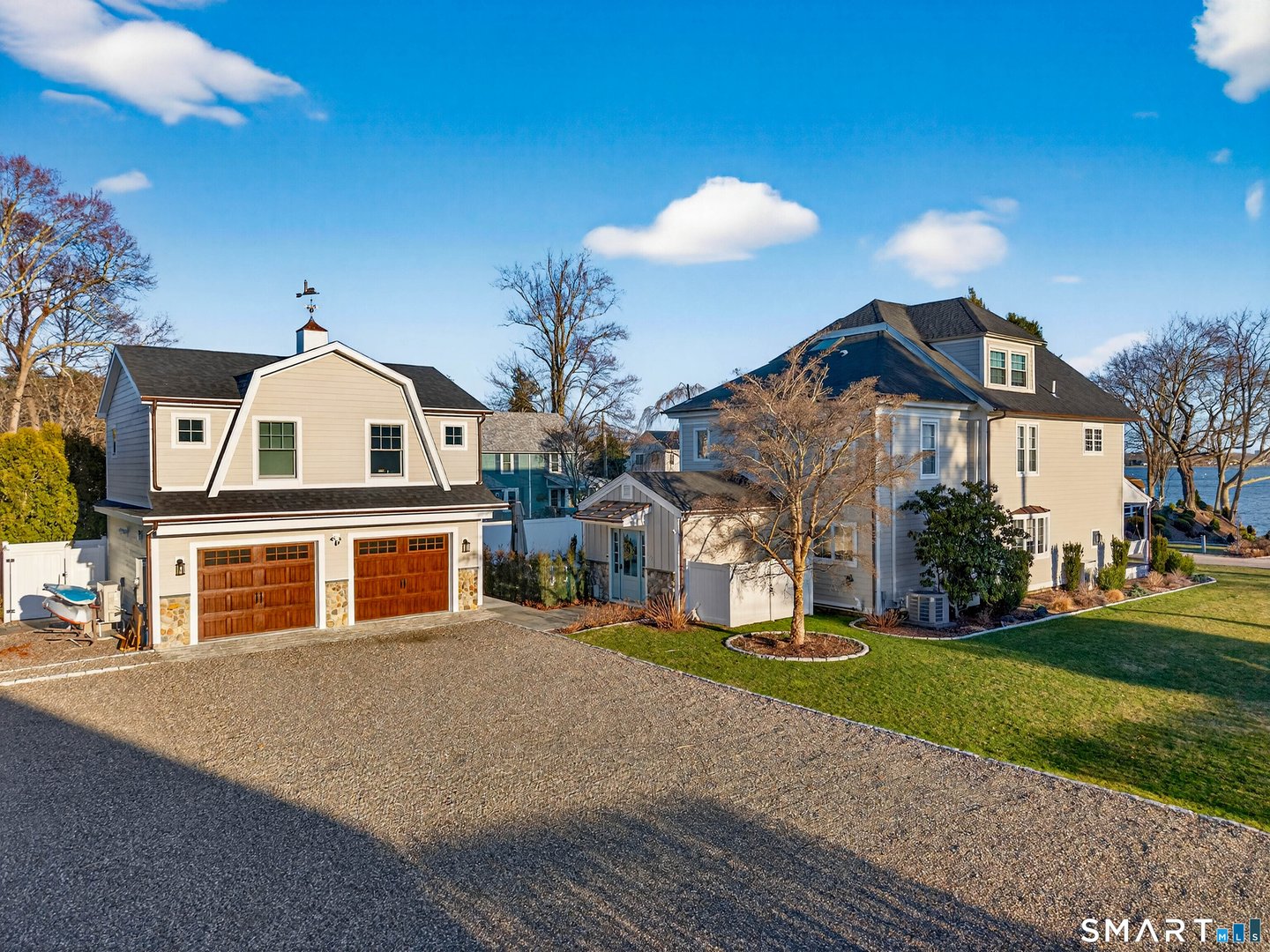 22 Park Drive Photo 4