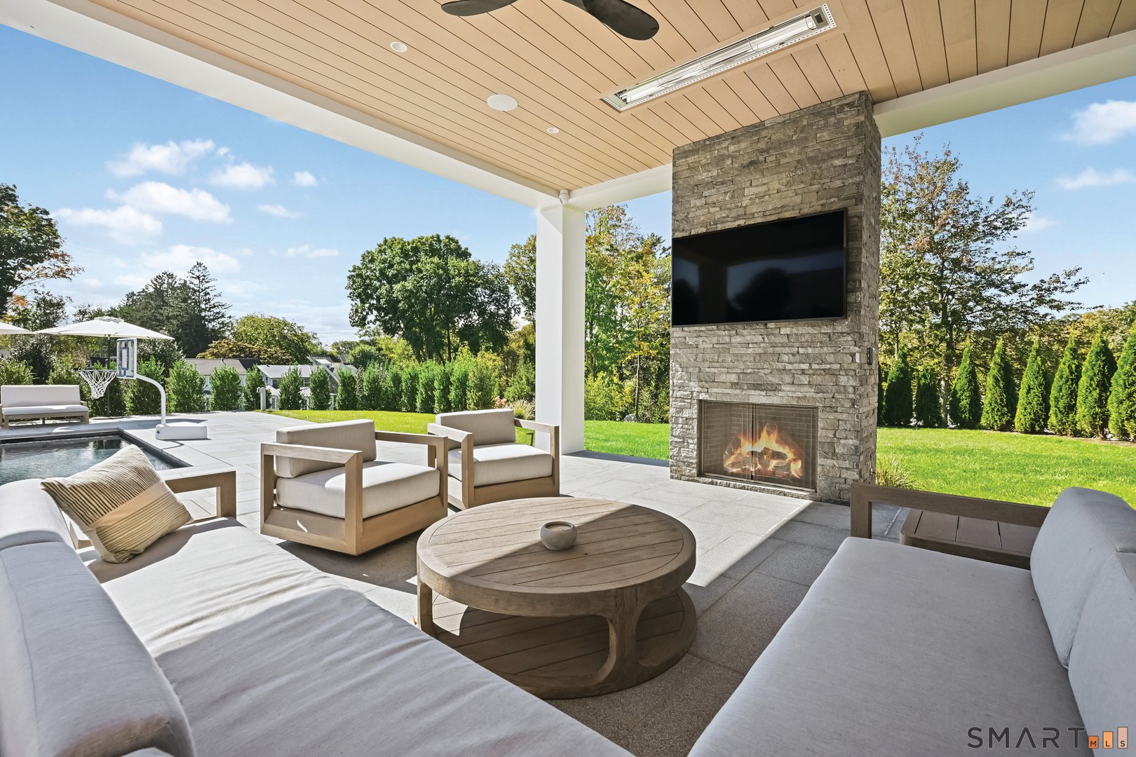 688 Hulls Farm Road Photo 9