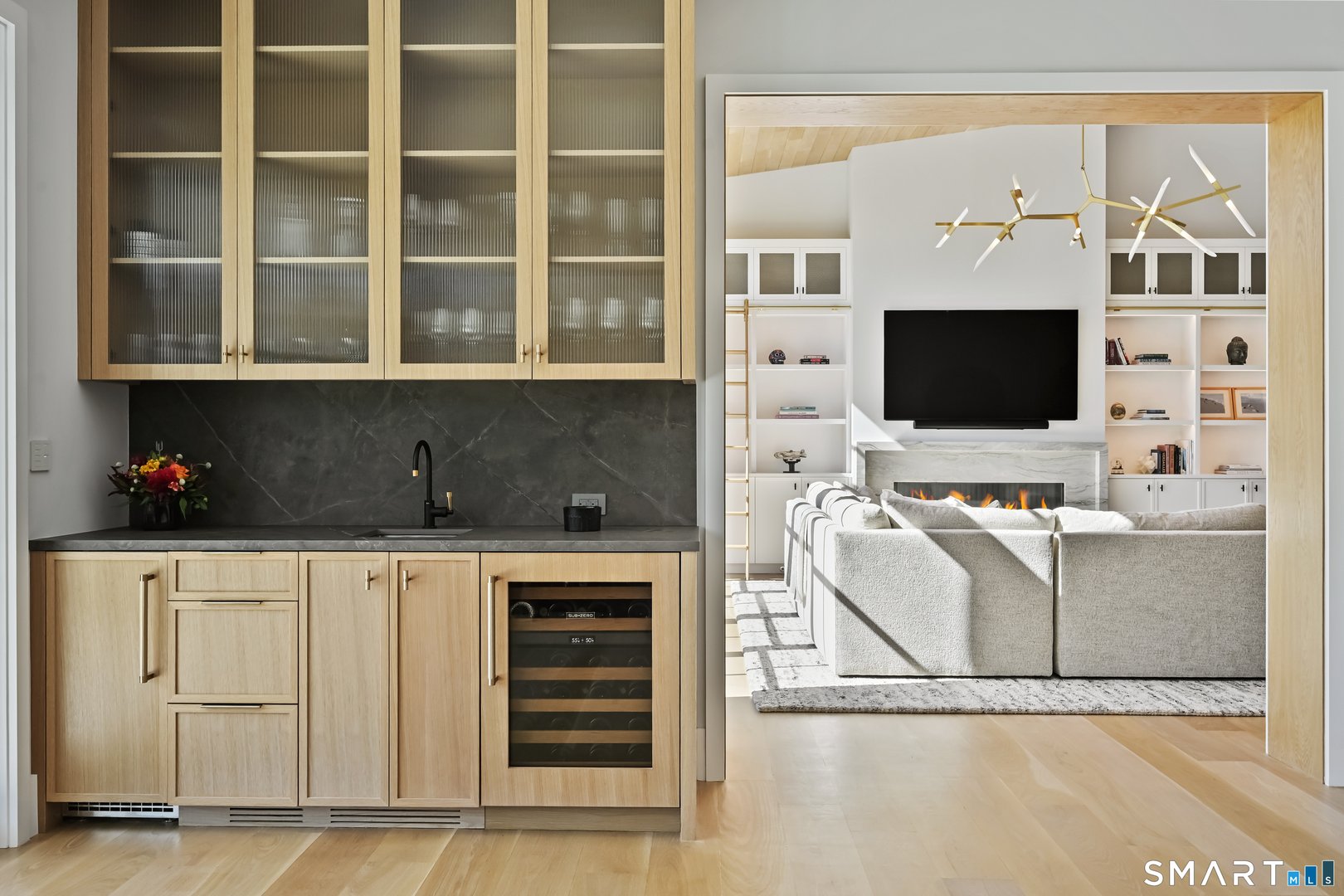 688 Hulls Farm Road Photo 12