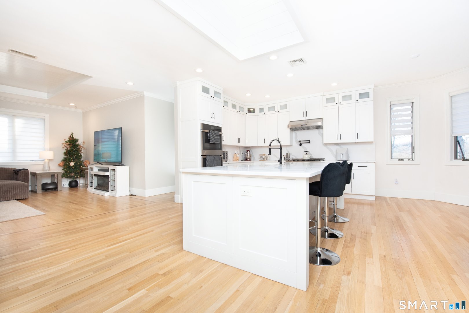 35 Golden Hill Lane Photo 6