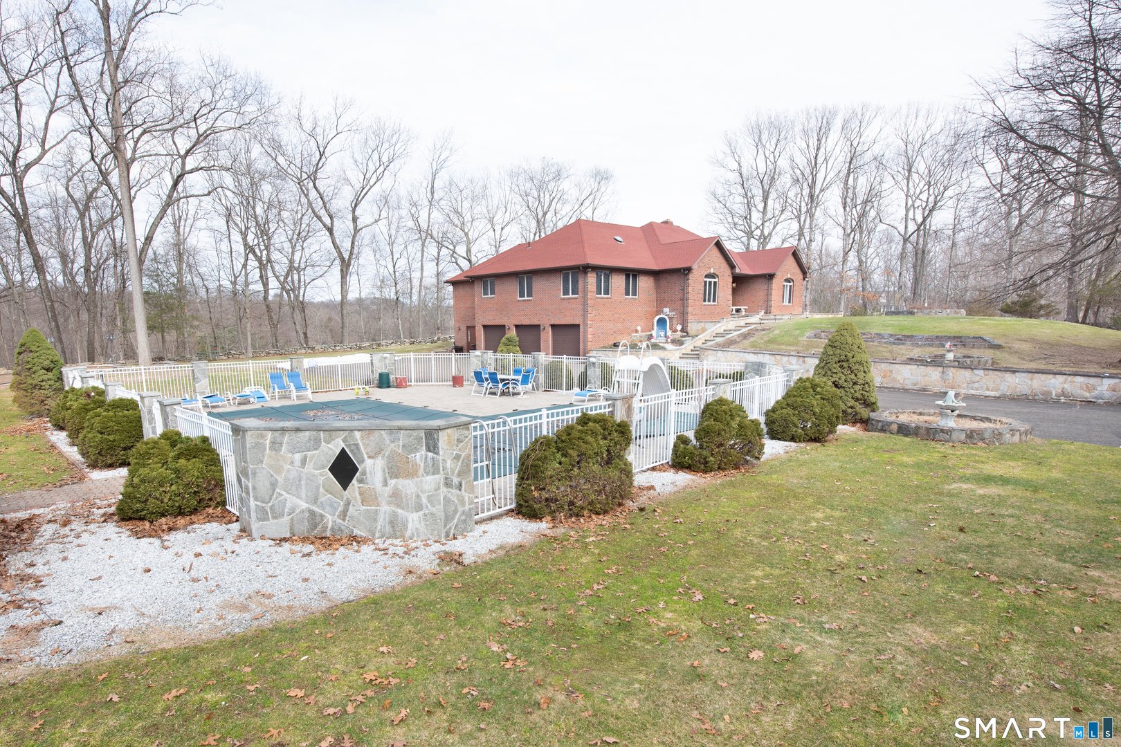 35 Golden Hill Lane Photo 34