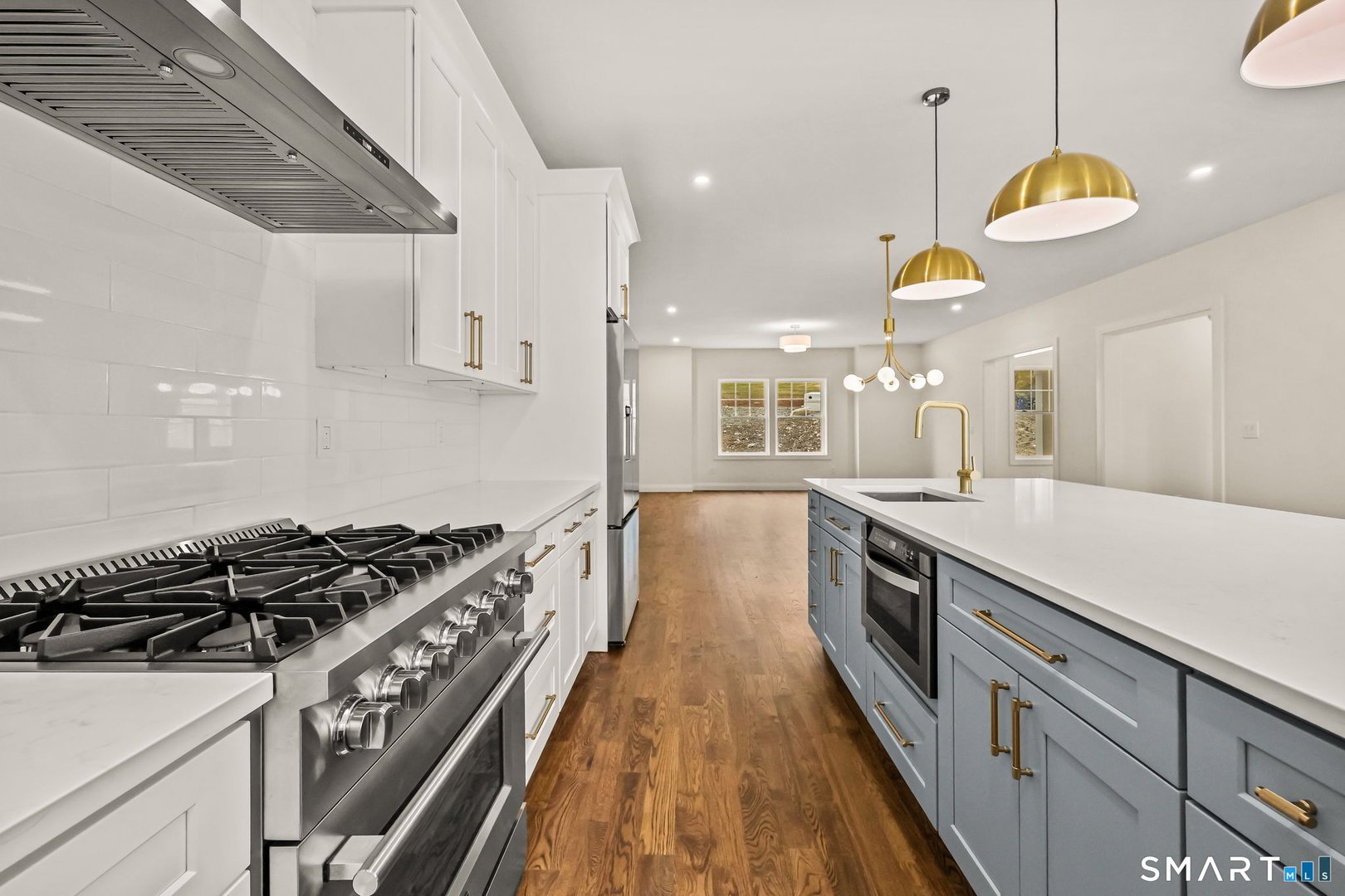 41 Crown View Drive Photo 7