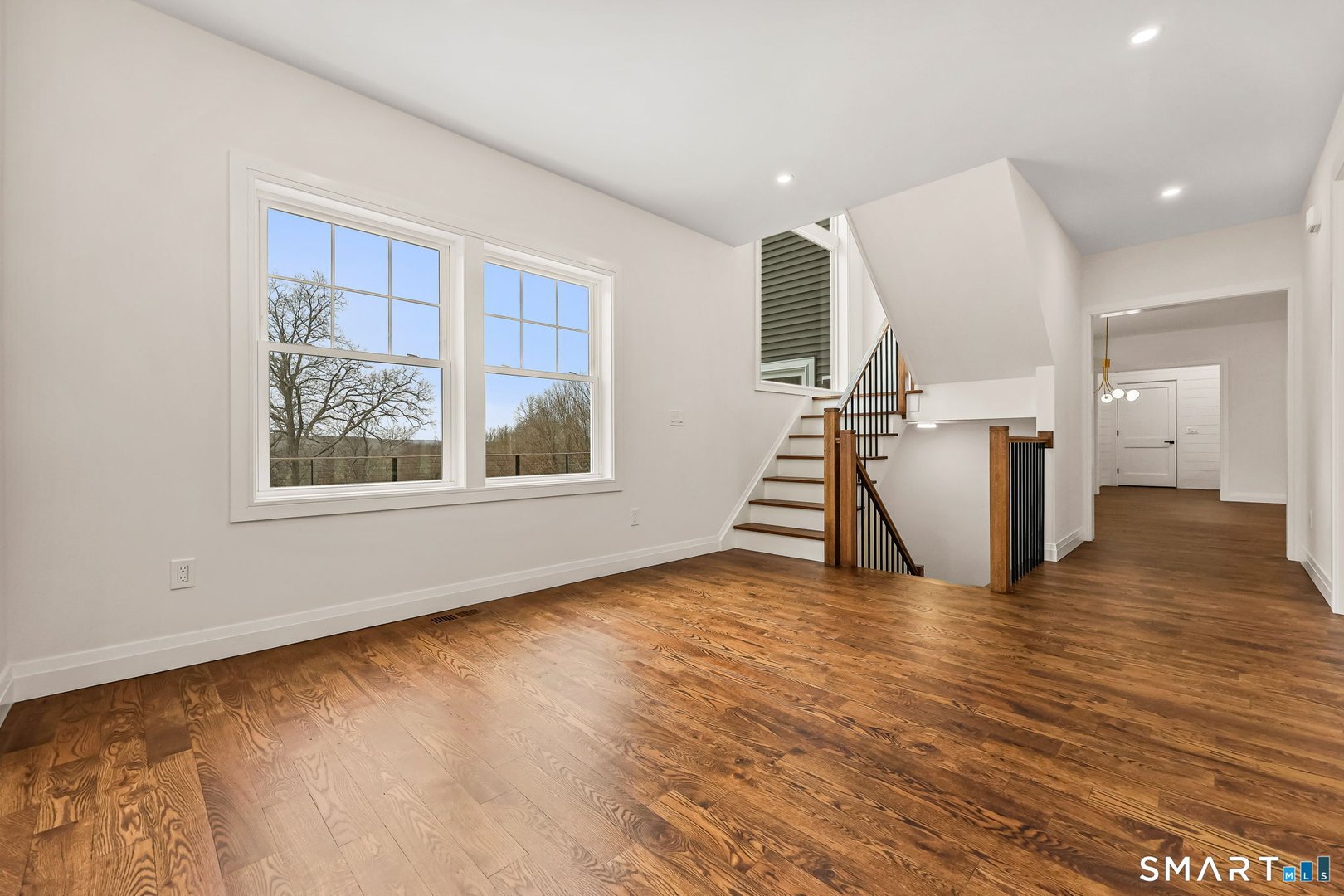 41 Crown View Drive Photo 11