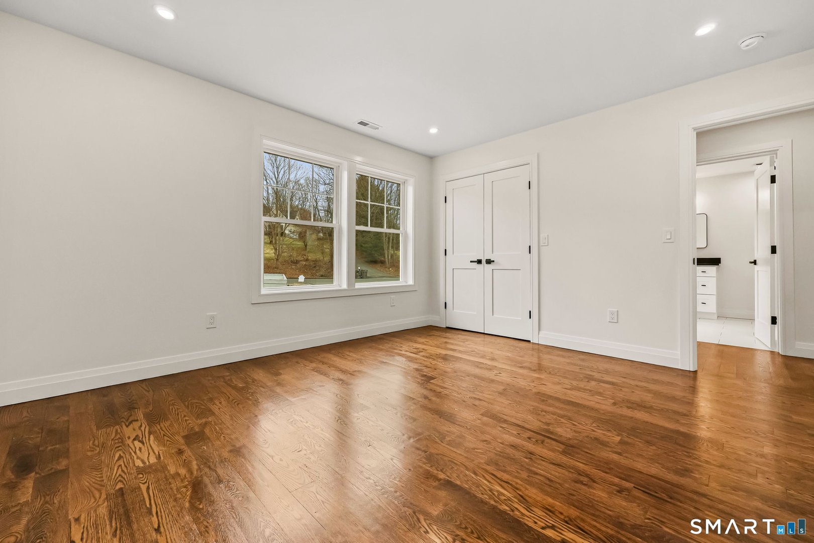 41 Crown View Drive Photo 22