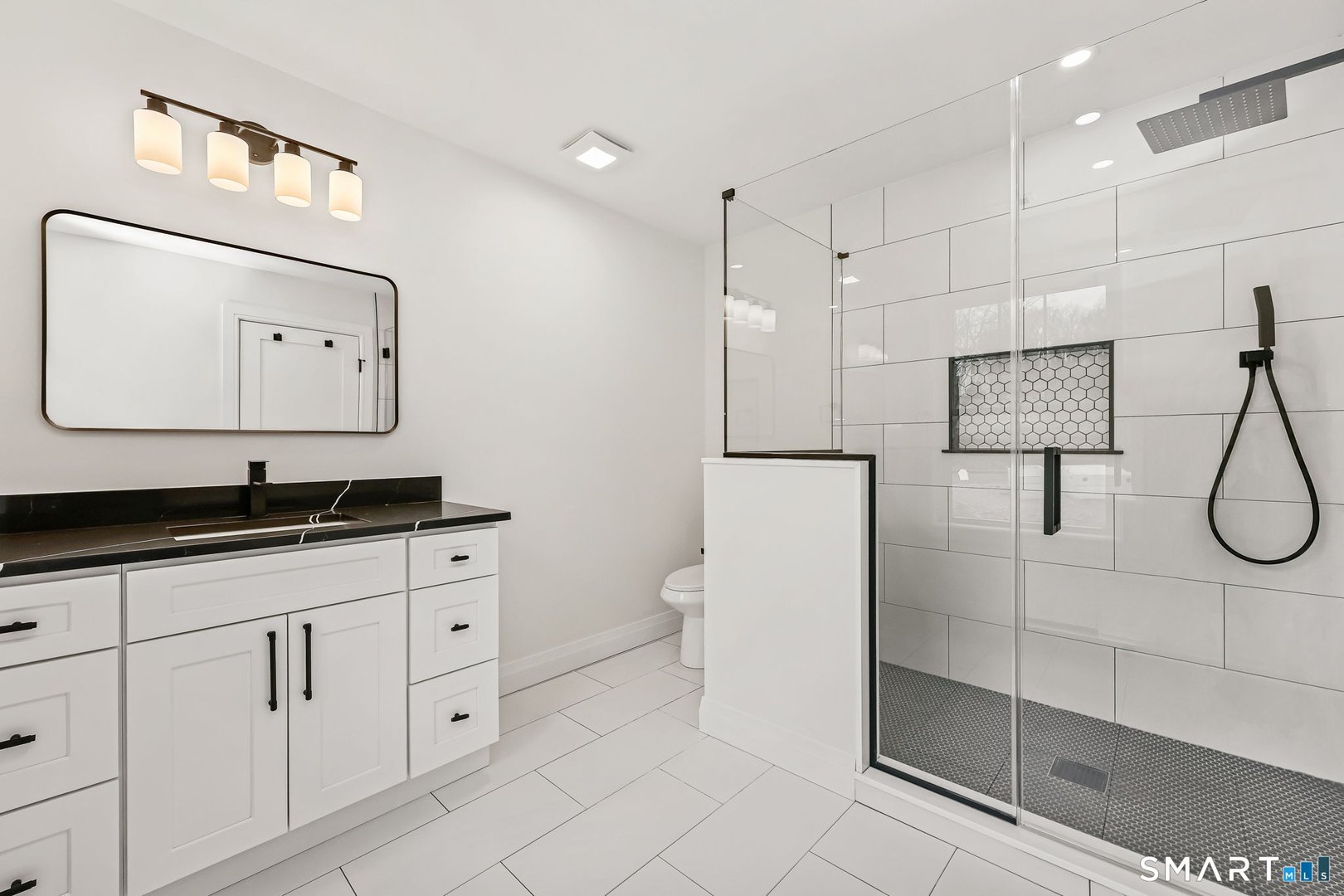 41 Crown View Drive Photo 24