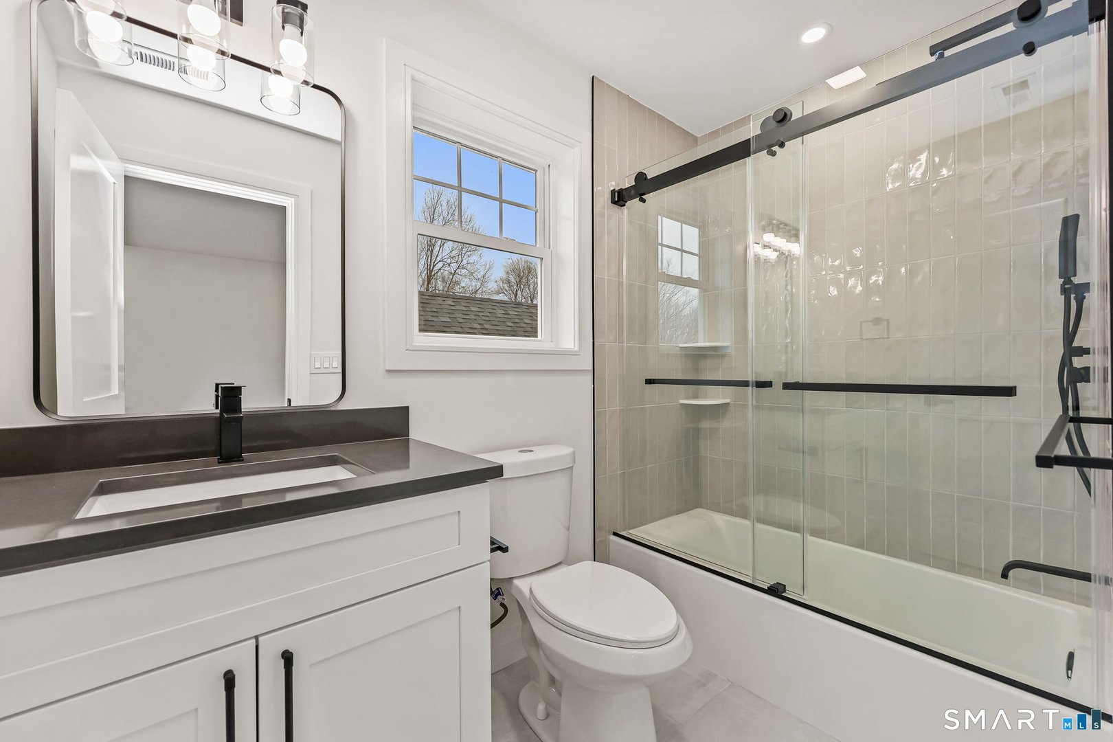 41 Crown View Drive Photo 27