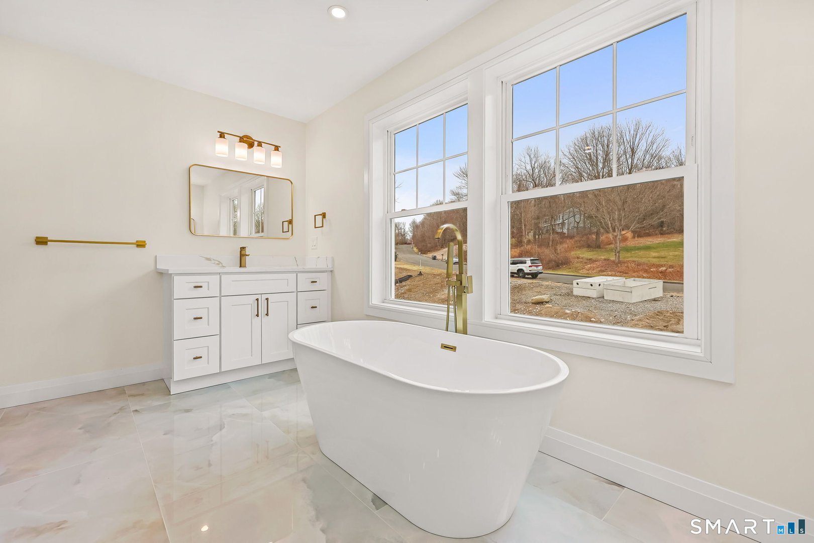 41 Crown View Drive Photo 29