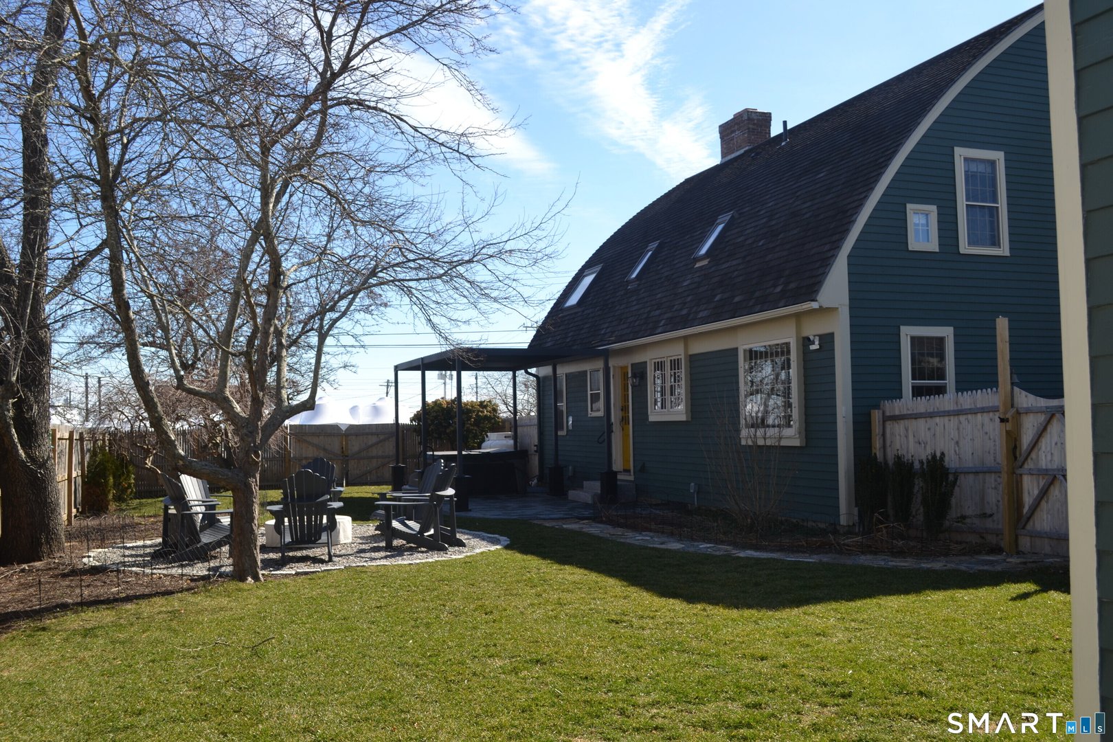 11 Smith Avenue Photo 6