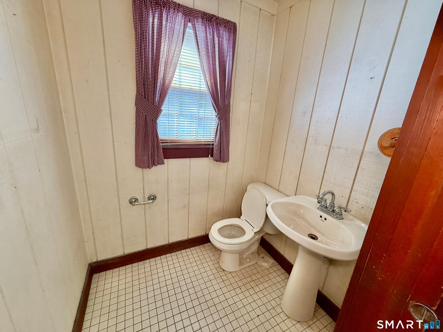 524 Main Street South Photo 9