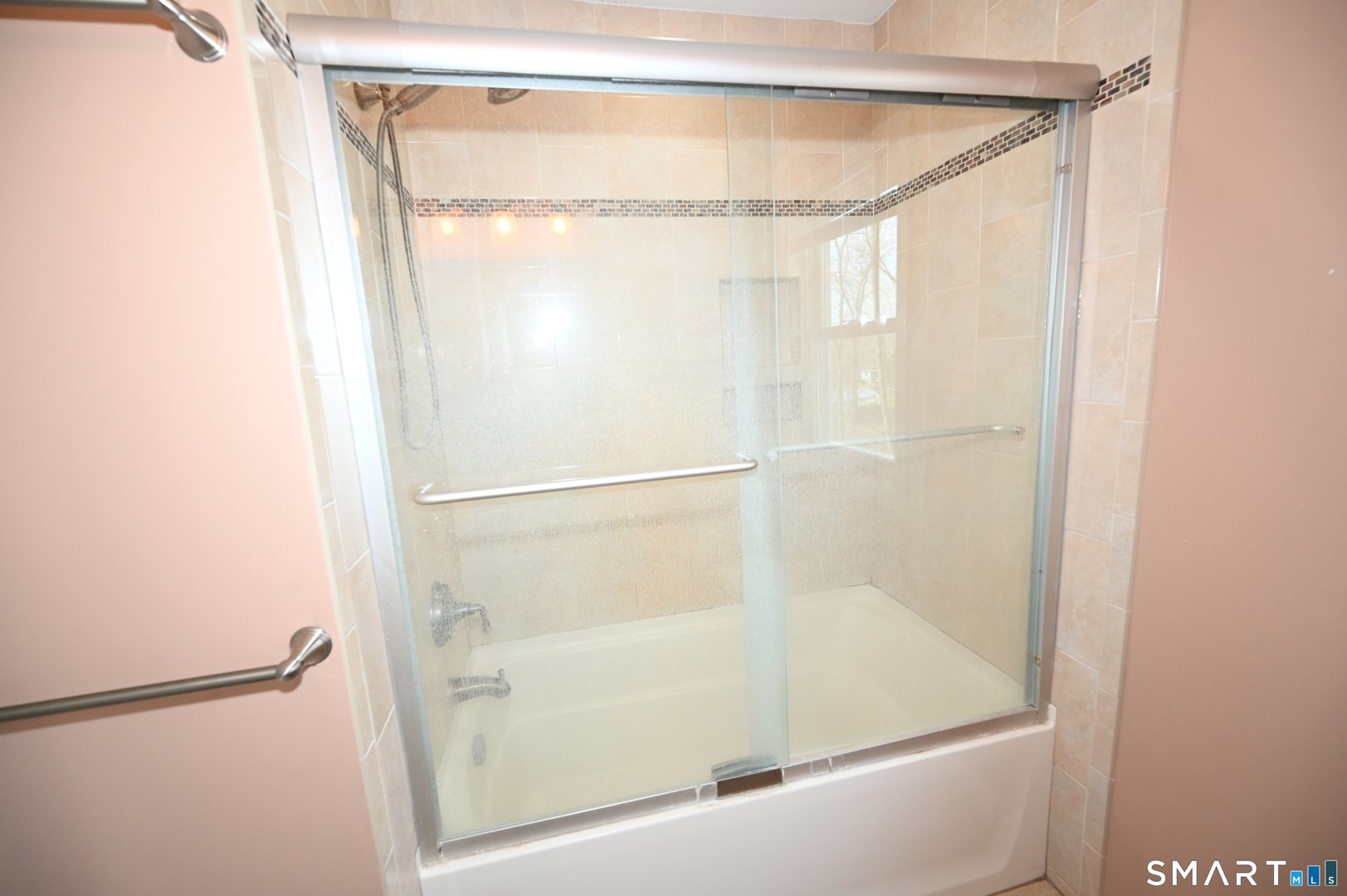 46 Mcmahon Lane Photo 27