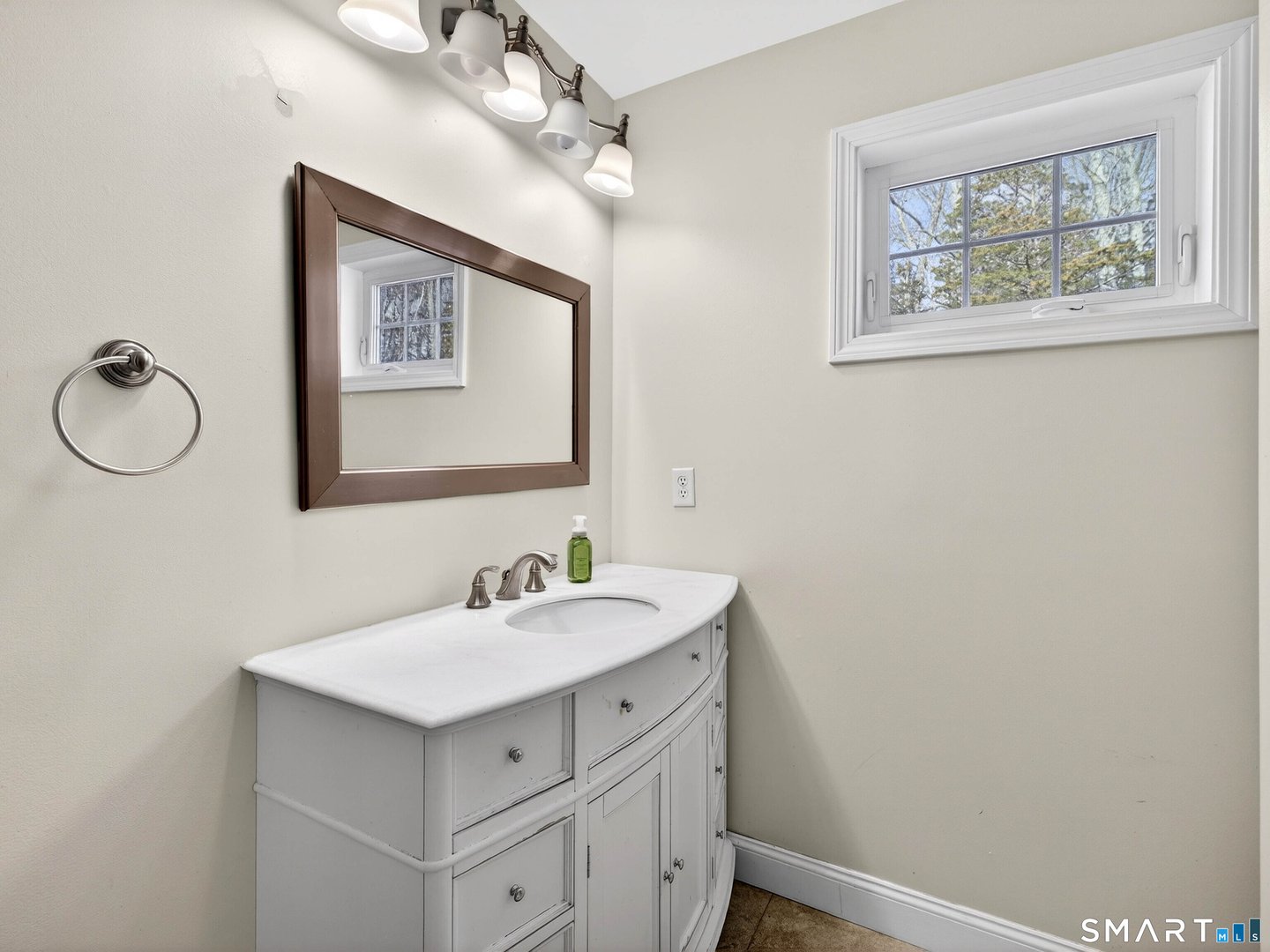 9 Mains Way Photo 33