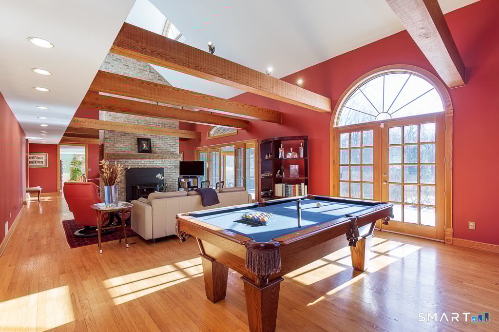 56 Penny Lane Photo 17