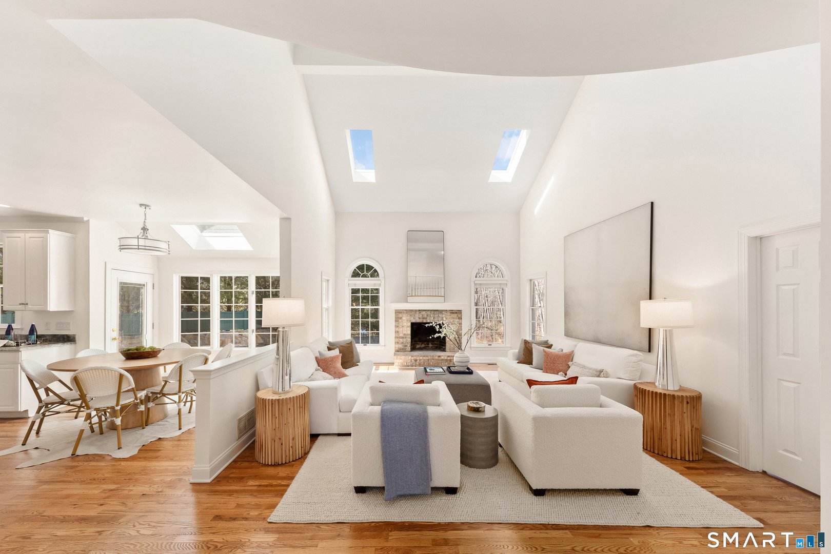 260 Range Road Photo 7