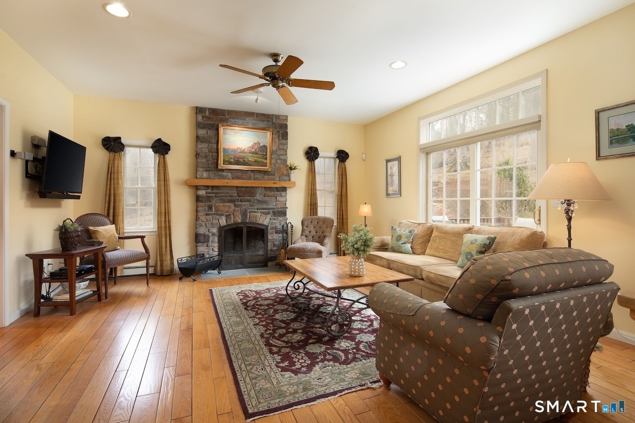 82 Valley Road Photo 4