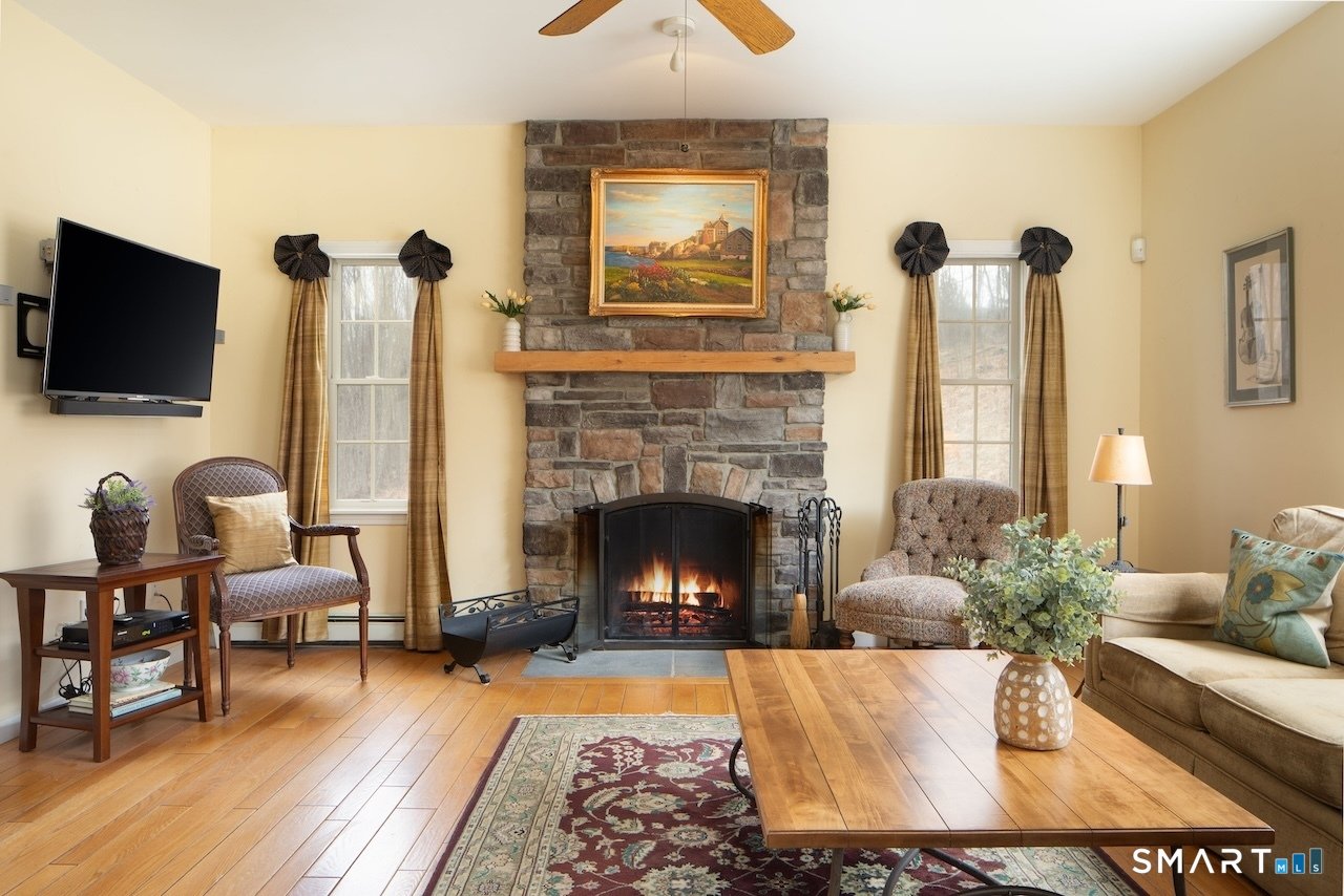 82 Valley Road Photo 5