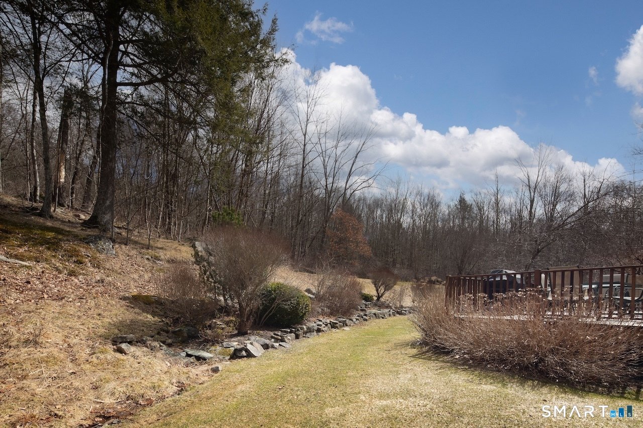 82 Valley Road Photo 23