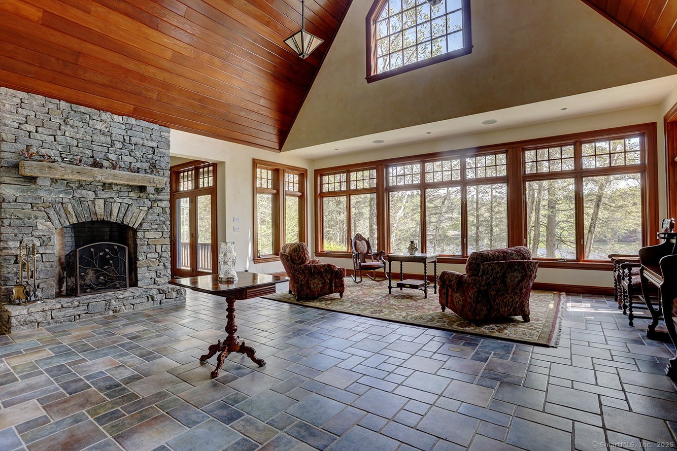 Norfolk Single Family Photo 8