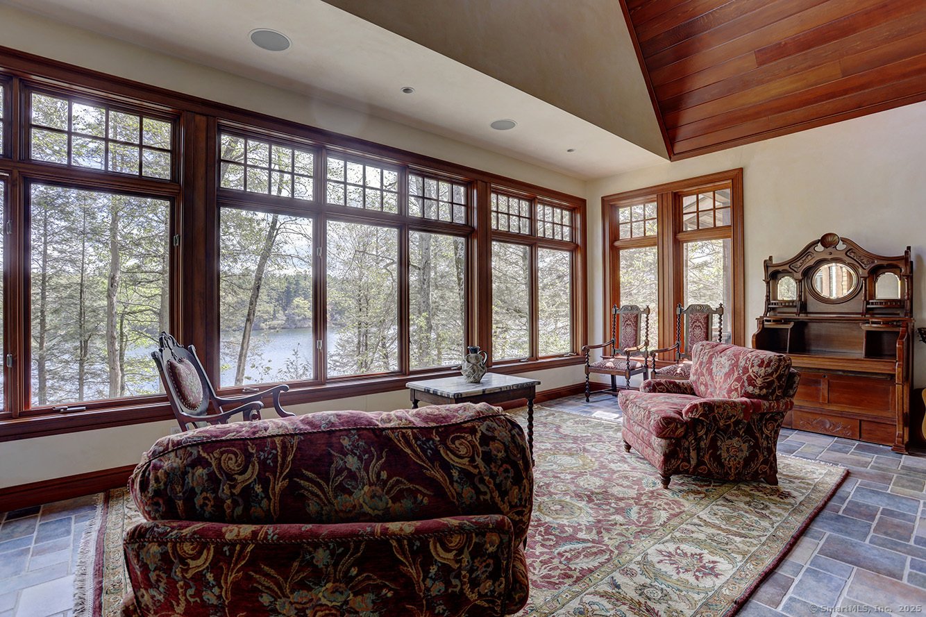 Norfolk Single Family Photo 10