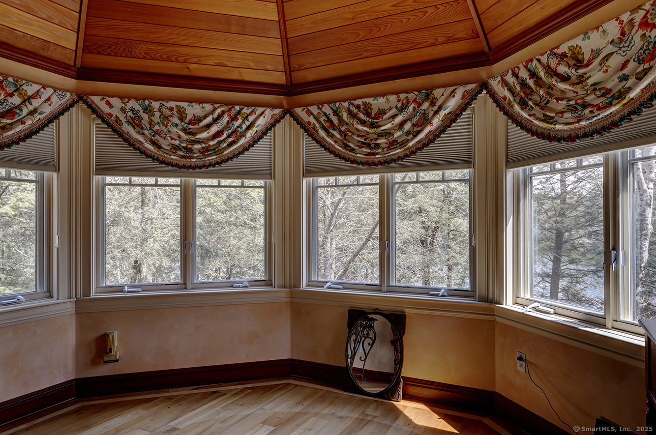 Norfolk Single Family Photo 16