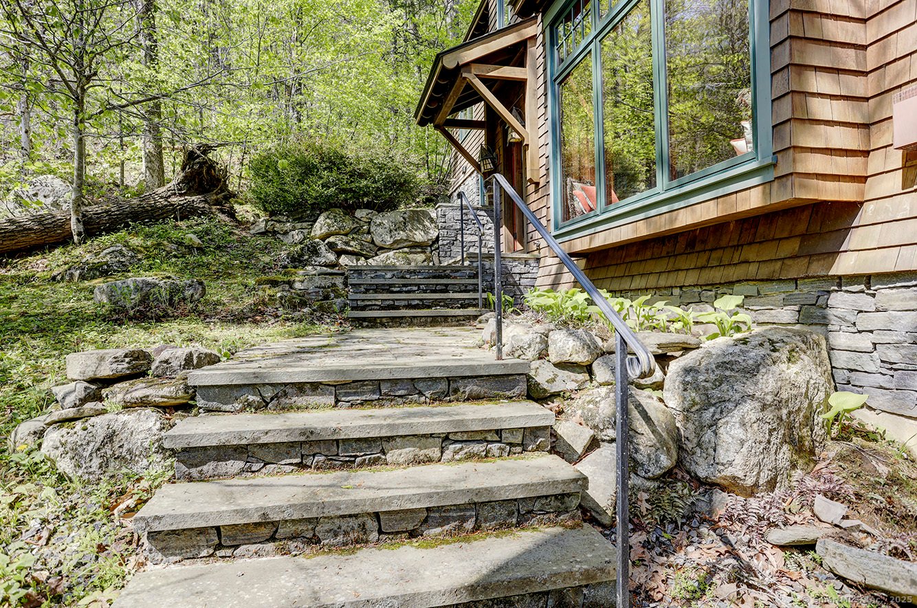 152 Tower Hill Road Photo 23
