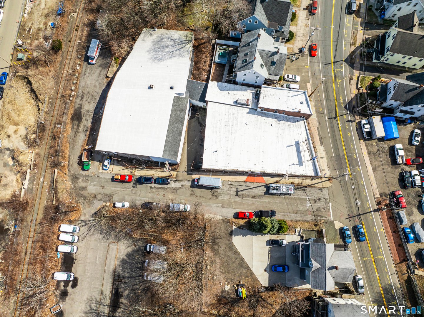 583 Howe Avenue Photo 7