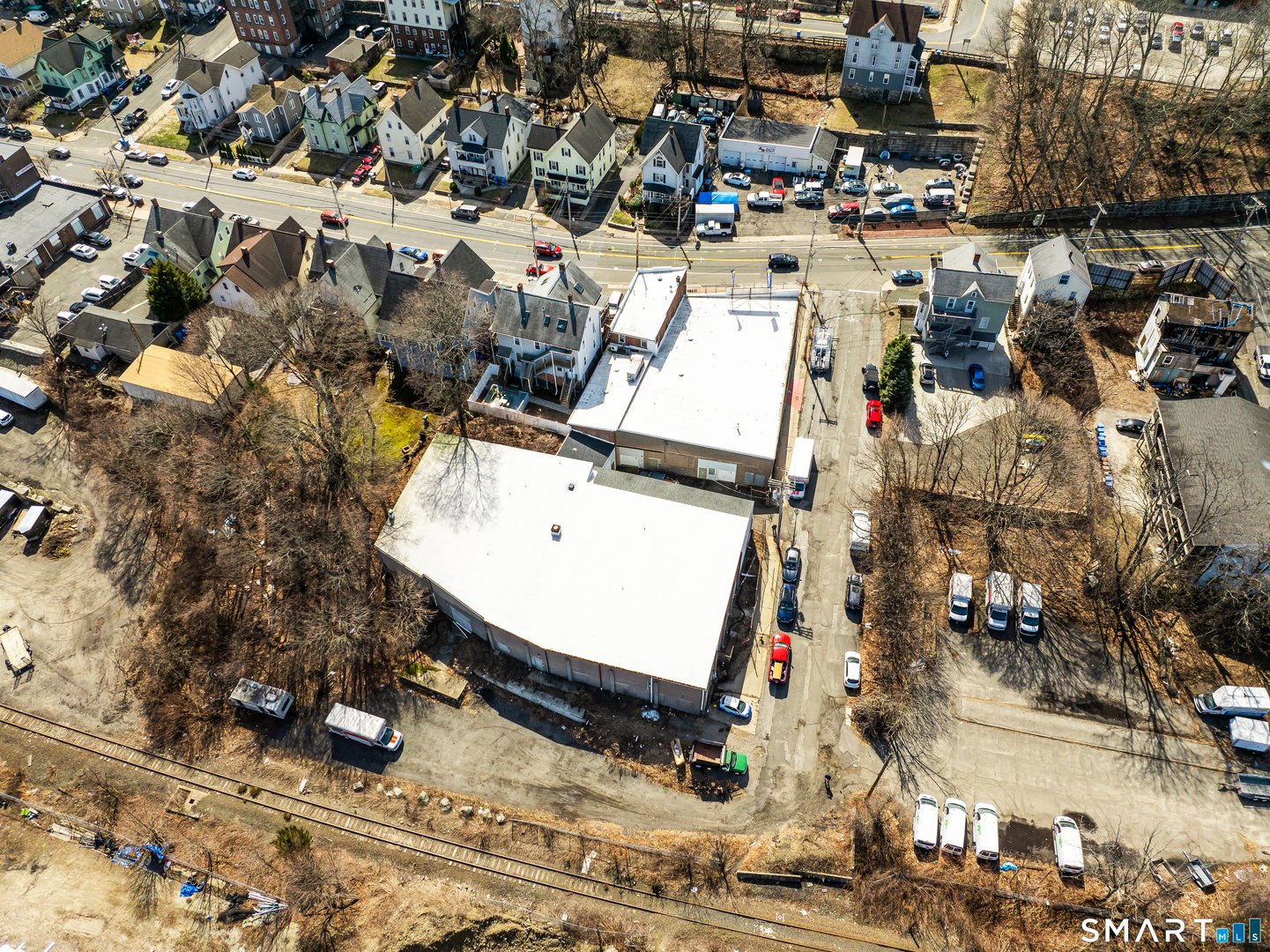 583 Howe Avenue Photo 12