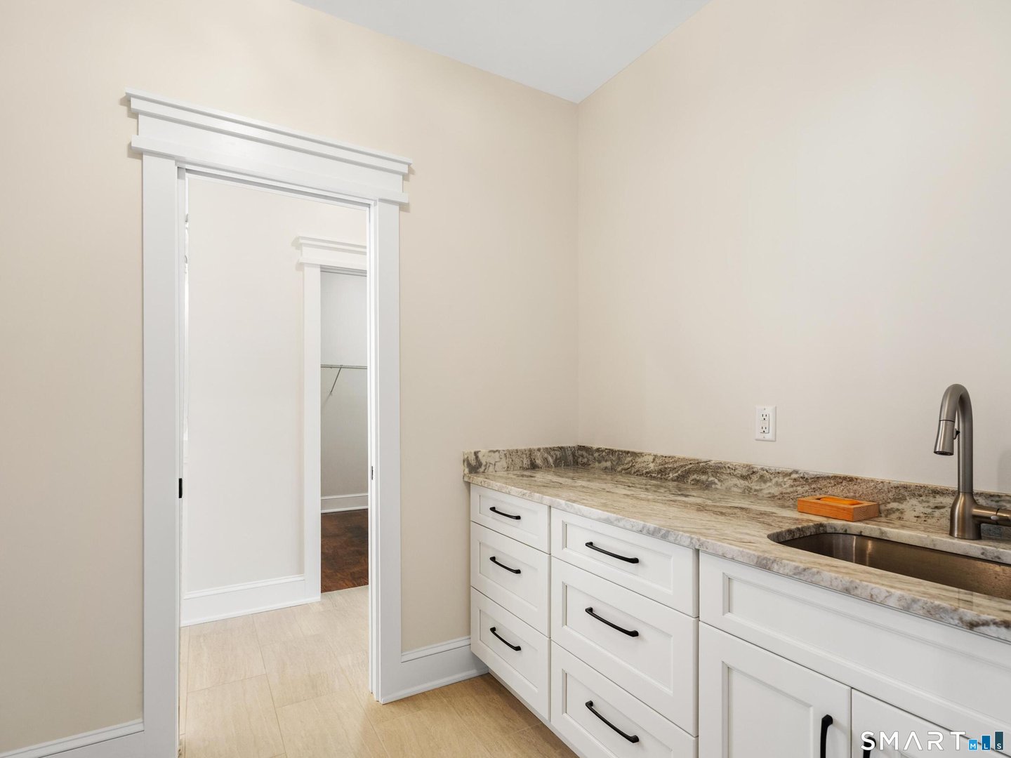 12 Meadowcrest Drive North Photo 23