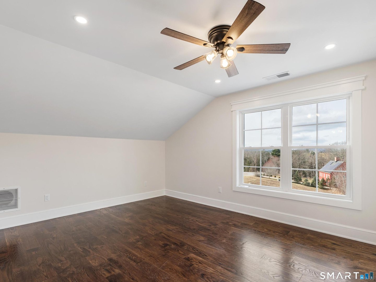 12 Meadowcrest Drive North Photo 34