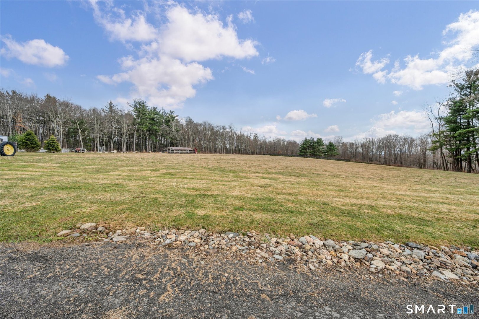 566 Maple Street Photo 7