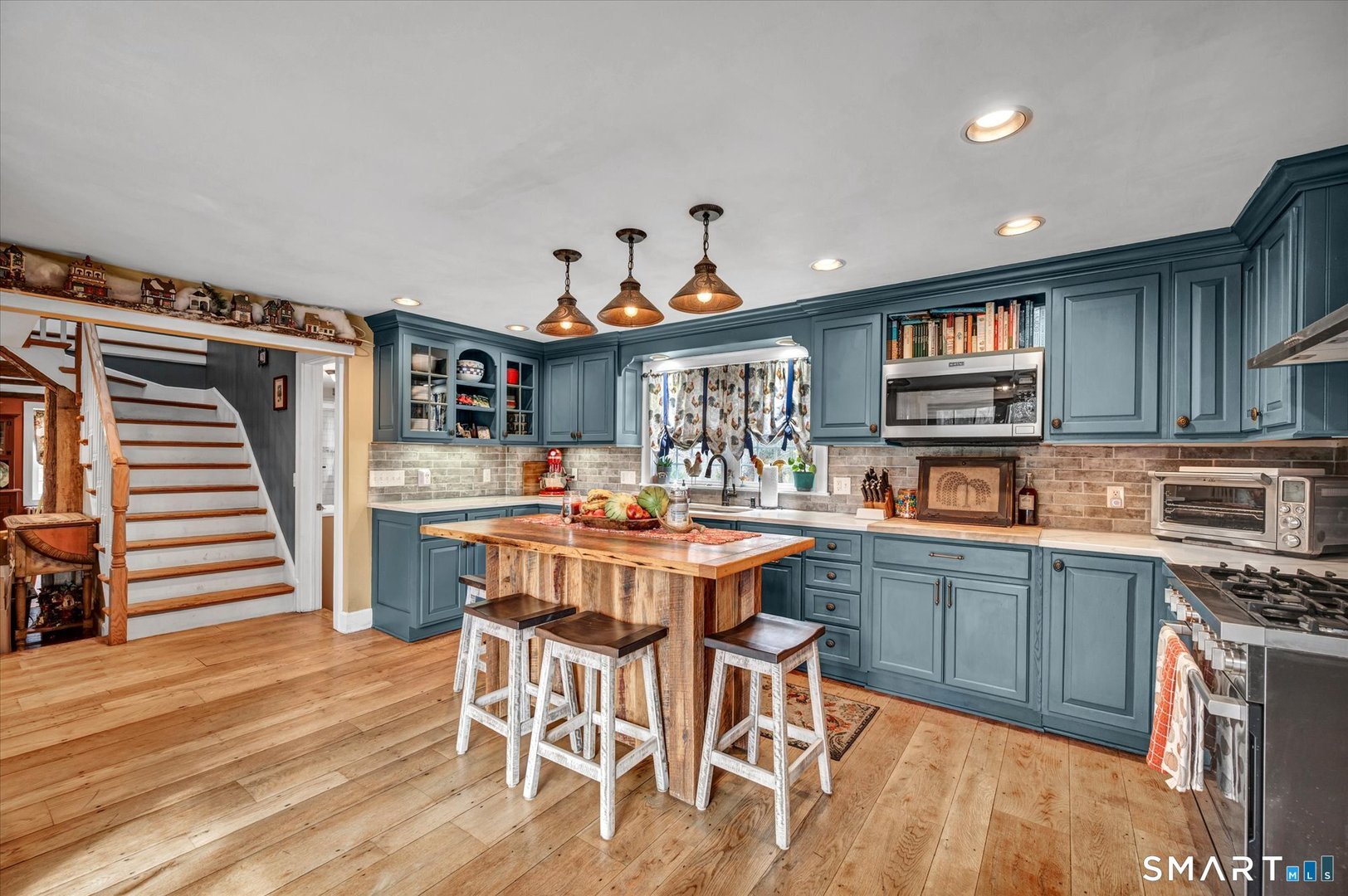 566 Maple Street Photo 10