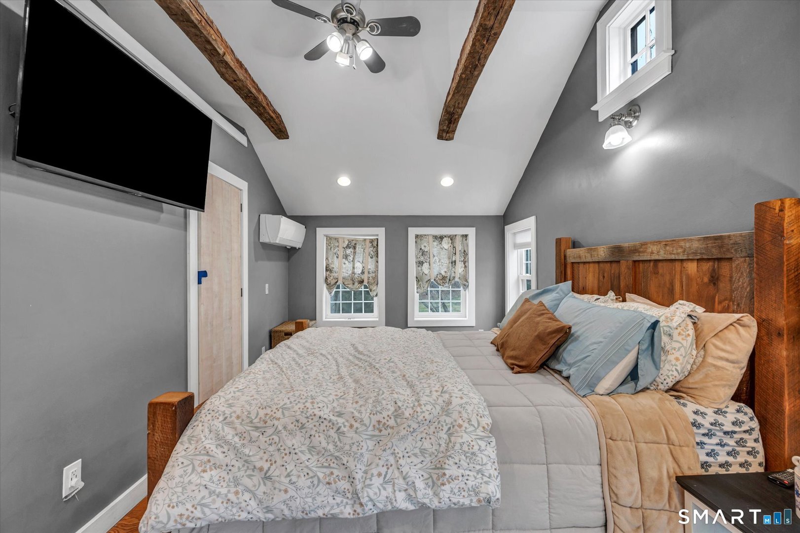 566 Maple Street Photo 19