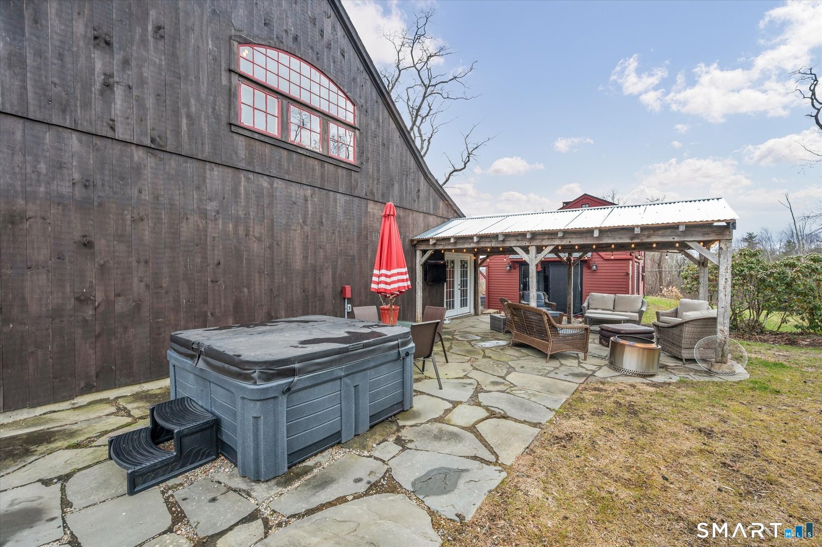 566 Maple Street Photo 28