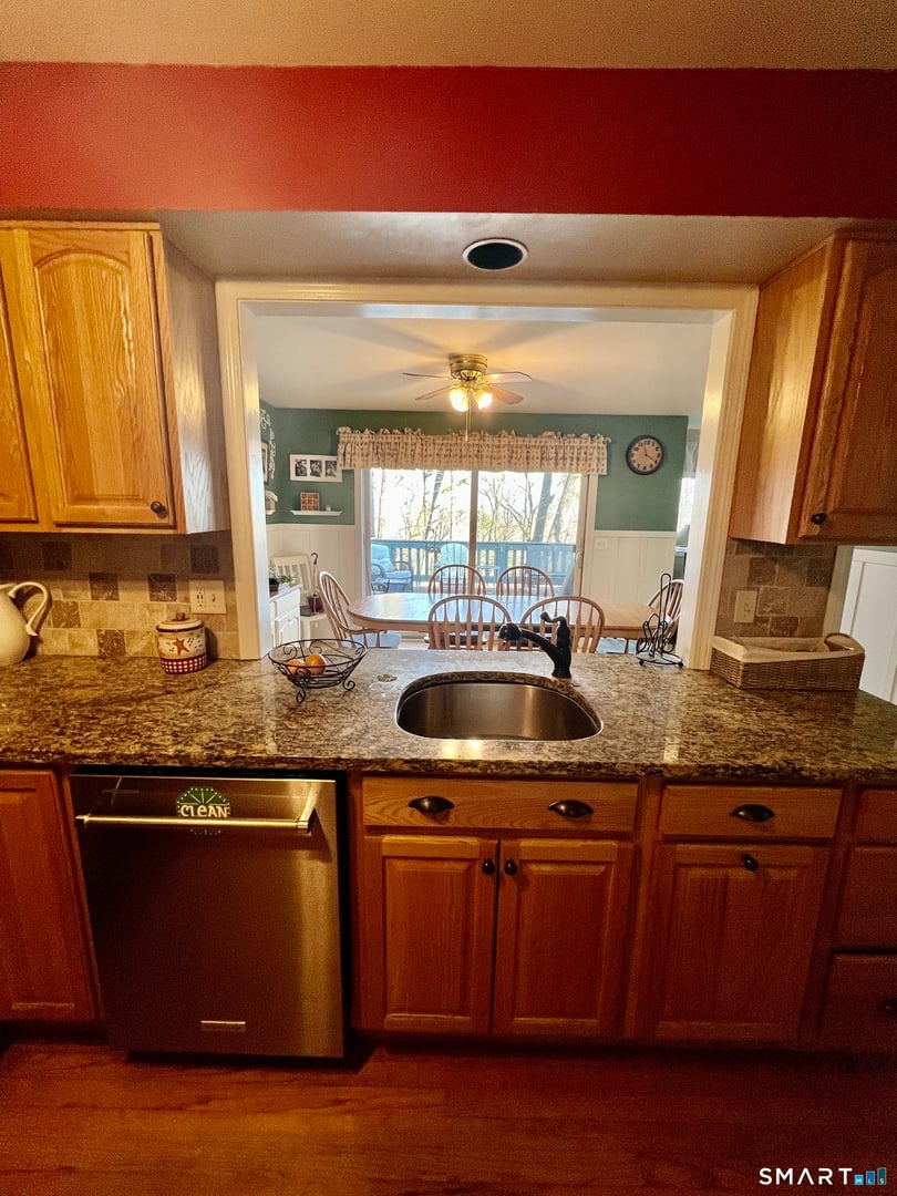 302 Cliffside Drive  #+ Garage G82 #+ Garage G82 Photo 9