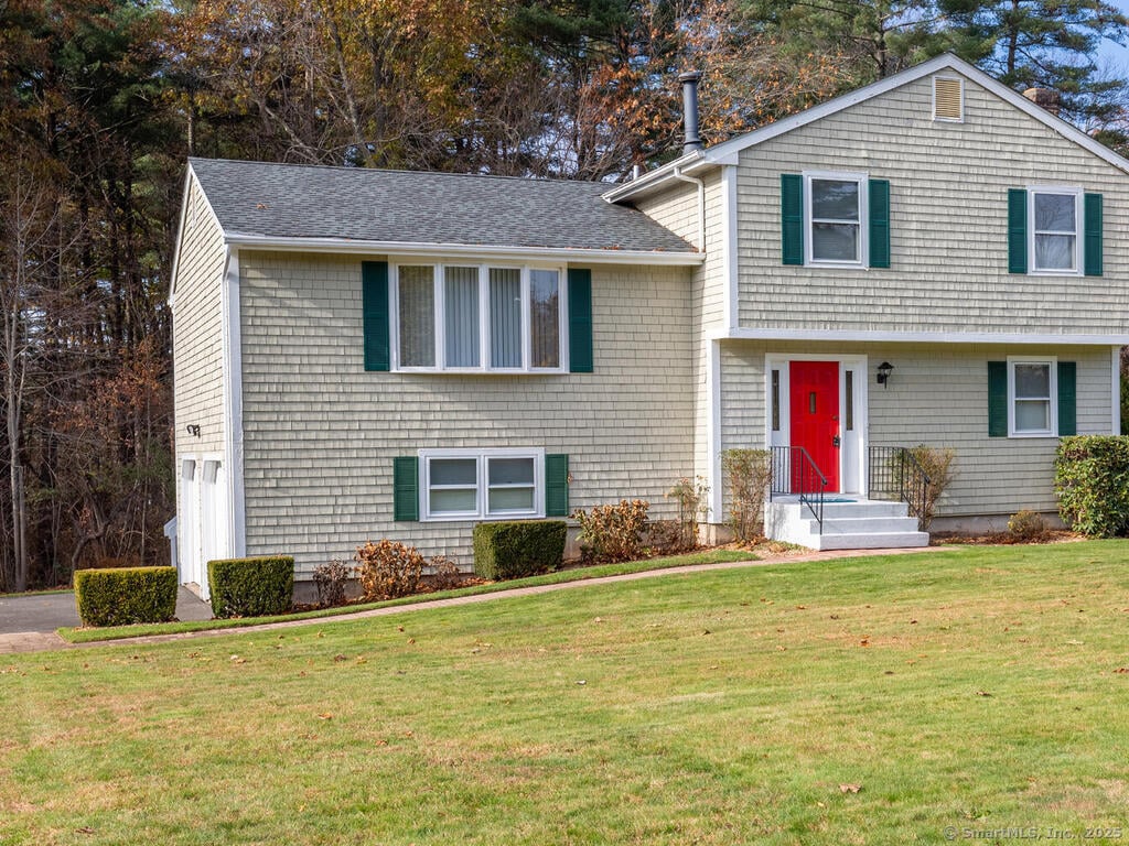 26 Woodside Drive Photo 3