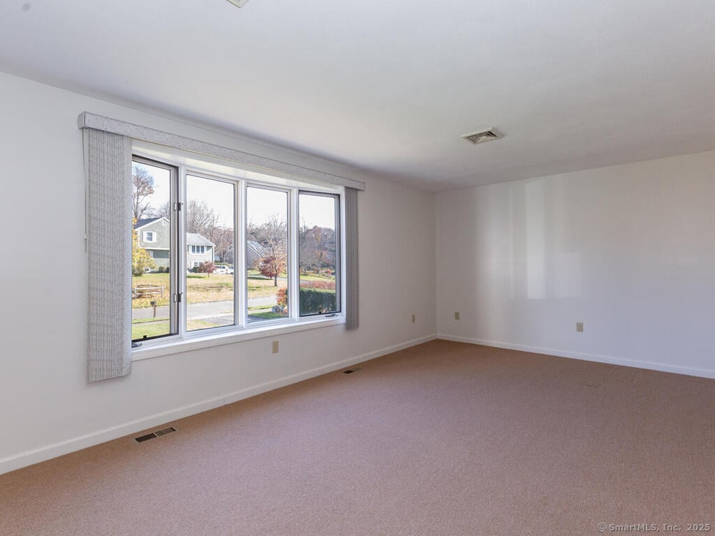 26 Woodside Drive Photo 6