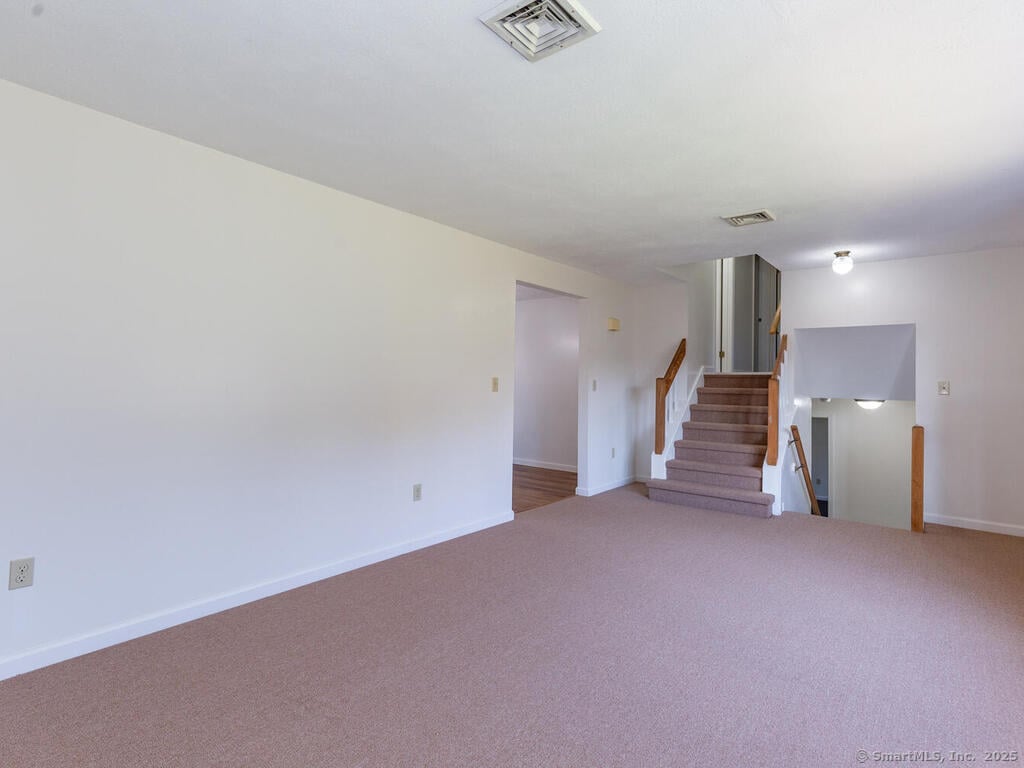 26 Woodside Drive Photo 9