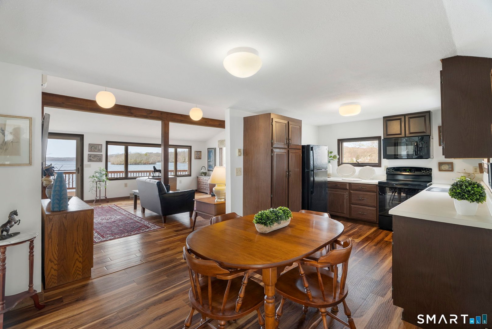 70-72 Lake View Avenue Photo 14